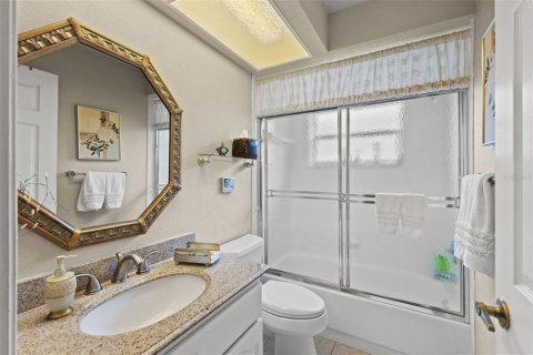 House in Weeki Wachee, Florida 3 bedrooms, 166.57 sq.m. № 2207673 - photo 10