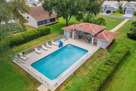 House in Weeki Wachee, Florida 3 bedrooms, 166.57 sq.m. № 2207673 - photo 4
