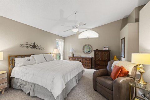 House in Weeki Wachee, Florida 3 bedrooms, 166.57 sq.m. № 2207673 - photo 11