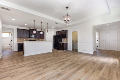 House in Bradenton, Florida 2 bedrooms, 155.98 sq.m. № 1878291 - photo 6