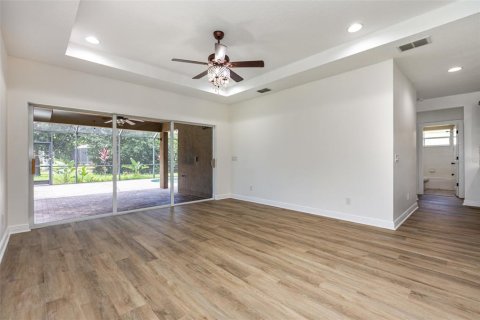 House in Bradenton, Florida 2 bedrooms, 155.98 sq.m. № 1878291 - photo 4