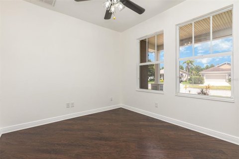 House in Bradenton, Florida 2 bedrooms, 155.98 sq.m. № 1878291 - photo 18