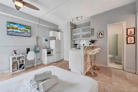 Condo in Miami Beach, Florida  № 2052819 - photo 3