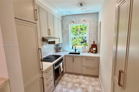 Снять в аренду кондоминиум в Майами-Бич, Флорида 1 спальня, 50.17м2, № 2058772 - фото 8