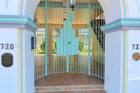 Снять в аренду кондоминиум в Майами-Бич, Флорида 1 спальня, 50.17м2, № 2058772 - фото 20