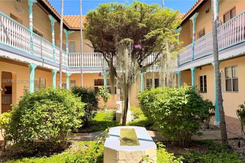 Снять в аренду кондоминиум в Майами-Бич, Флорида 1 спальня, 50.17м2, № 2058772 - фото 29