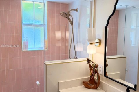 Снять в аренду кондоминиум в Майами-Бич, Флорида 1 спальня, 50.17м2, № 2058772 - фото 16