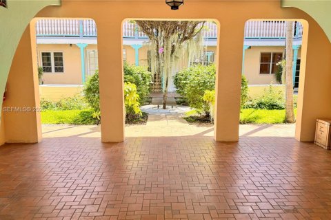 Снять в аренду кондоминиум в Майами-Бич, Флорида 1 спальня, 50.17м2, № 2058772 - фото 25