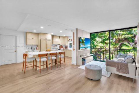 Снять в аренду кондоминиум в Санни-Айлс-Бич, Флорида 3 спальни, 114.27м2, № 1990976 - фото 1