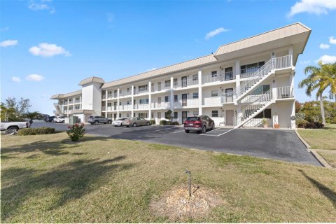 Copropriété à louer à Longboat Key, Floride: 2 chambres, 102.75 m2 № 2330441 - photo 2