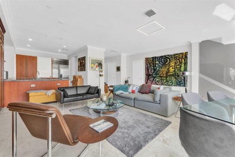 Condo in Miami Beach, Florida, 2 bedrooms  № 1695782 - photo 29