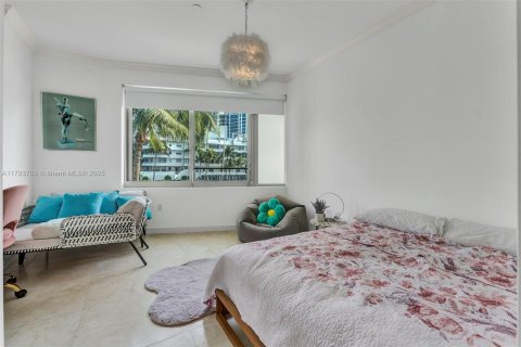 Condo in Miami Beach, Florida, 2 bedrooms  № 1695782 - photo 20