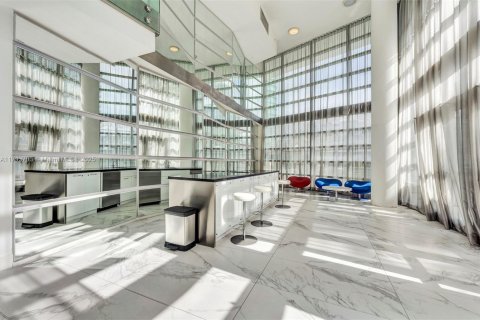 Condo in Miami Beach, Florida, 2 bedrooms  № 1695782 - photo 6