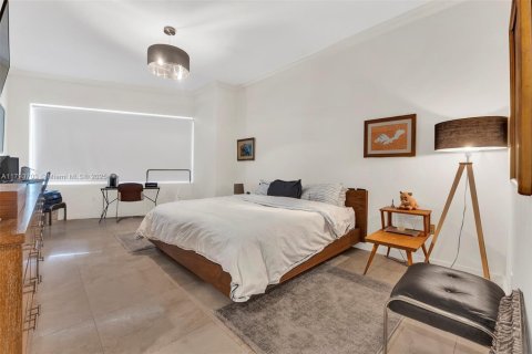 Condo in Miami Beach, Florida, 2 bedrooms  № 1695782 - photo 15