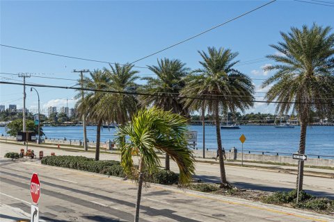 Купить кондоминиум в Холливуд, Флорида 2 спальни, 104.98м2, № 2000537 - фото 4