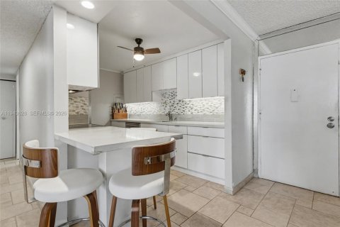 Купить кондоминиум в Холливуд, Флорида 2 спальни, 104.98м2, № 2000537 - фото 8