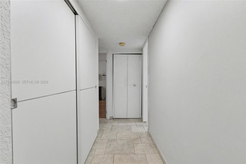 Купить кондоминиум в Холливуд, Флорида 2 спальни, 104.98м2, № 2000537 - фото 11