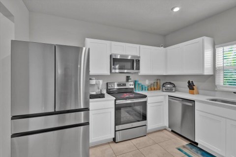 House in St. Lucie, Florida 4 bedrooms, 203.92 sq.m. № 2173481 - photo 6