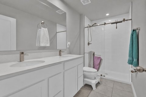 House in St. Lucie, Florida 4 bedrooms, 203.92 sq.m. № 2173481 - photo 20