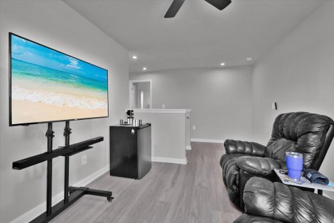 House in St. Lucie, Florida 4 bedrooms, 203.92 sq.m. № 2173481 - photo 17