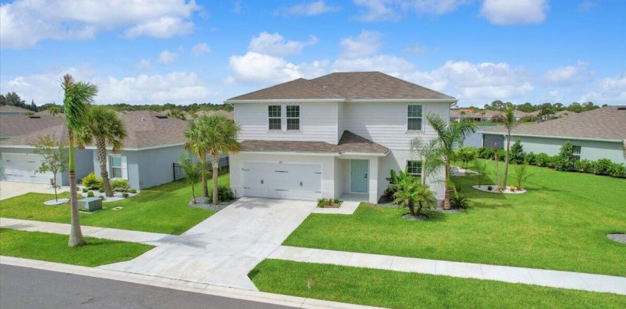 House in St. Lucie, Florida 4 bedrooms, 203.92 sq.m. № 2173481
