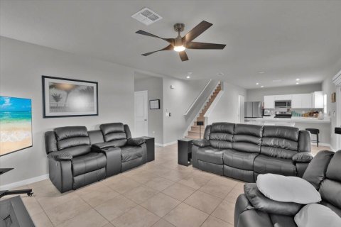 House in St. Lucie, Florida 4 bedrooms, 203.92 sq.m. № 2173481 - photo 8