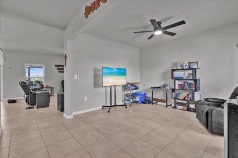 House in St. Lucie, Florida 4 bedrooms, 203.92 sq.m. № 2173481 - photo 15