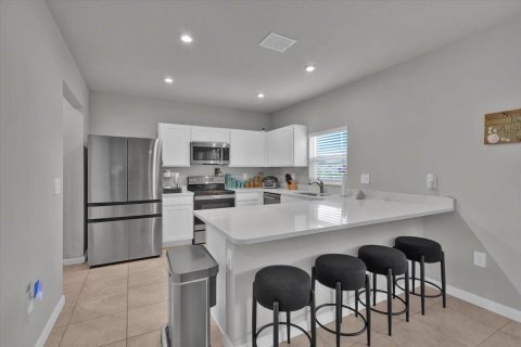 House in St. Lucie, Florida 4 bedrooms, 203.92 sq.m. № 2173481 - photo 9
