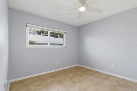 Casa en alquiler en Clearwater, Florida, 2 dormitorios, 93.37 m2 № 2280203 - foto 12