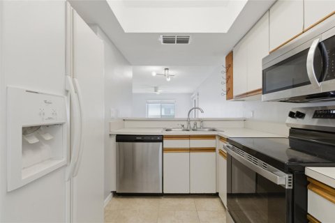 Casa en alquiler en Clearwater, Florida, 2 dormitorios, 93.37 m2 № 2280203 - foto 9