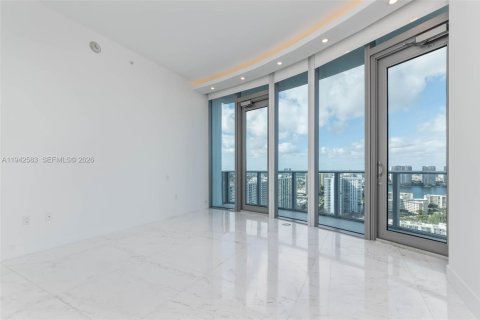 Copropriété à louer à Sunny Isles Beach, Floride: 2 chambres, 192.31 m2 № 2000081 - photo 12