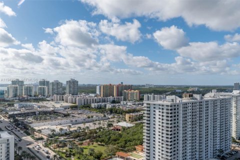 Copropriété à louer à Sunny Isles Beach, Floride: 2 chambres, 192.31 m2 № 2000081 - photo 28