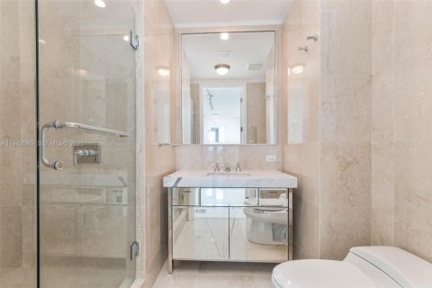 Copropriété à louer à Sunny Isles Beach, Floride: 2 chambres, 192.31 m2 № 2000081 - photo 4