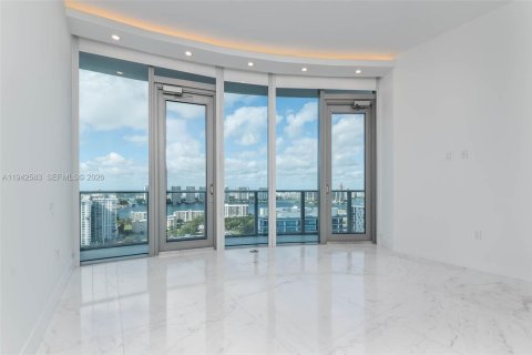 Copropriété à louer à Sunny Isles Beach, Floride: 2 chambres, 192.31 m2 № 2000081 - photo 13