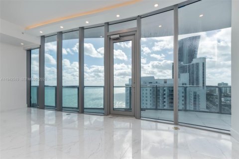 Copropriété à louer à Sunny Isles Beach, Floride: 2 chambres, 192.31 m2 № 2000081 - photo 11