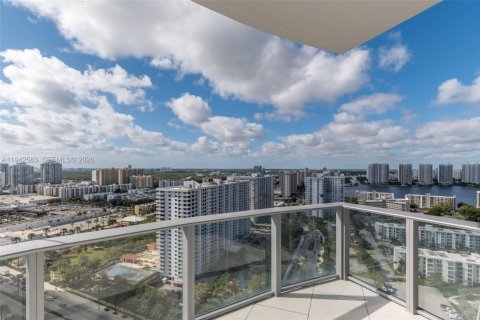 Copropriété à louer à Sunny Isles Beach, Floride: 2 chambres, 192.31 m2 № 2000081 - photo 24