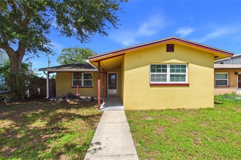 Casa en venta en Saint Petersburg, Florida, 3 dormitorios, 129.6 m2 № 2369342 - foto 5