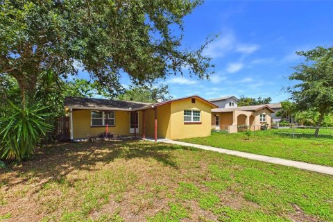 Casa en venta en Saint Petersburg, Florida, 3 dormitorios, 129.6 m2 № 2369342 - foto 3