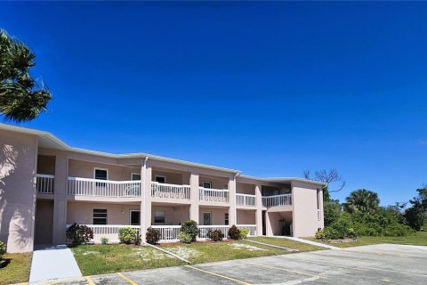 Condominio en venta en Rotonda, Florida, 2 dormitorios, 85.28 m2 № 1677217 - foto 1