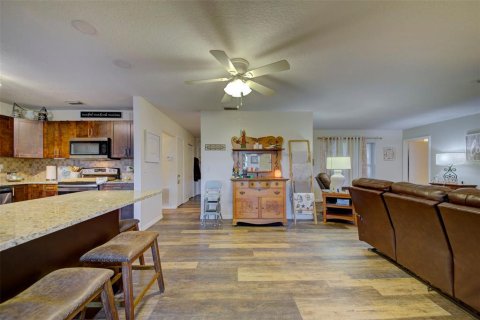 Casa en venta en Spring Hill, Florida, 3 dormitorios, 139.91 m2 № 2238229 - foto 25