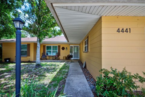 Casa en venta en Spring Hill, Florida, 3 dormitorios, 139.91 m2 № 2238229 - foto 2