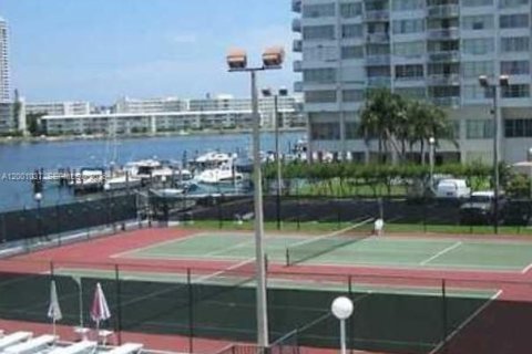 Copropriété à louer à Aventura, Floride: 1 chambre, 77.57 m2 № 2065330 - photo 9