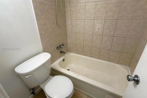 Copropriété à louer à Aventura, Floride: 1 chambre, 77.57 m2 № 2065330 - photo 6