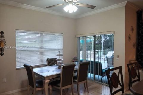 Villa ou maison à louer à Kissimmee, Floride: 2 chambres, 190.45 m2 № 1935008 - photo 11