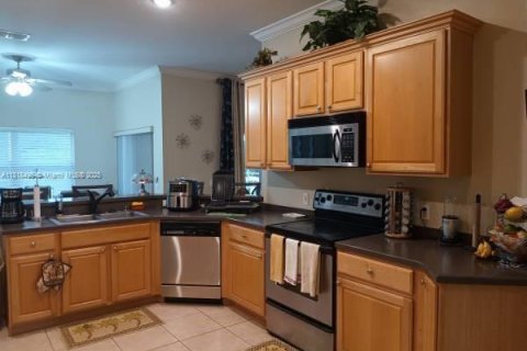 Villa ou maison à louer à Kissimmee, Floride: 2 chambres, 190.45 m2 № 1935008 - photo 9