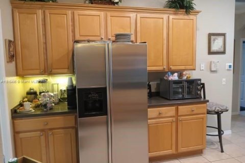 Villa ou maison à louer à Kissimmee, Floride: 2 chambres, 190.45 m2 № 1935008 - photo 10