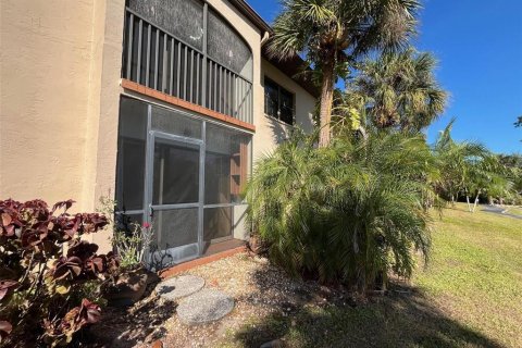 Condo in Punta Gorda, Florida, 2 bedrooms № 2142916 - photo 26