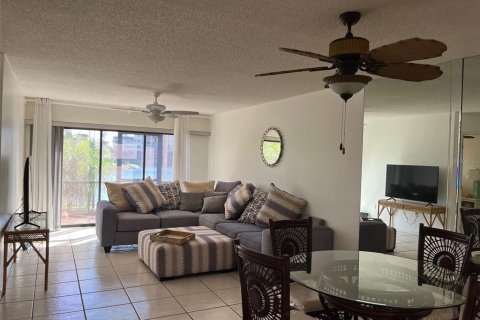 Condo in Punta Gorda, Florida, 2 bedrooms № 2142916 - photo 7