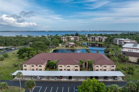 Condo in Punta Gorda, Florida, 2 bedrooms  № 2142916