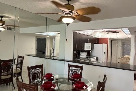 Condo in Punta Gorda, Florida, 2 bedrooms № 2142916 - photo 10